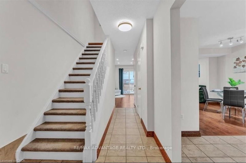 17 - 217 Martinet Ave, London East, N5V 4P5 | Image 3