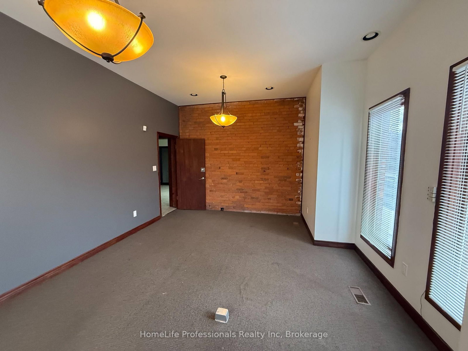 101 Hunter Street E - Photo 5