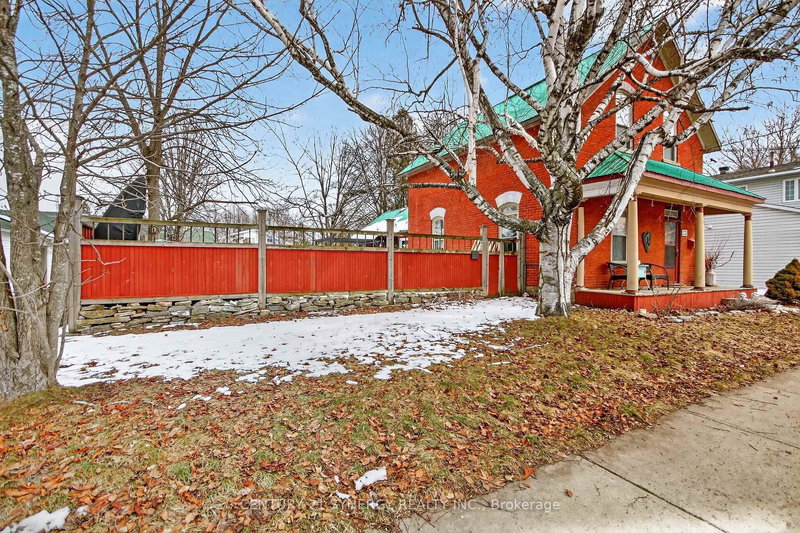 49 Queen St N, Carleton Place, K7C 2L9 | Image 2