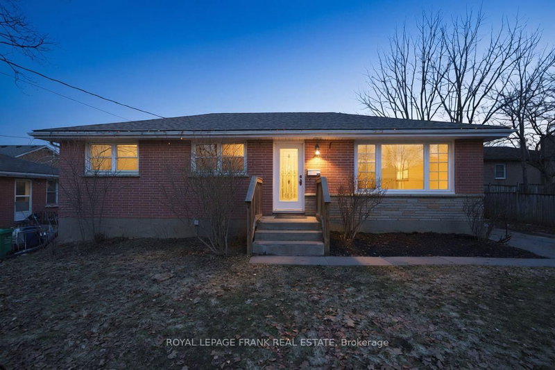 home for sale on 808 Aylmer Street N