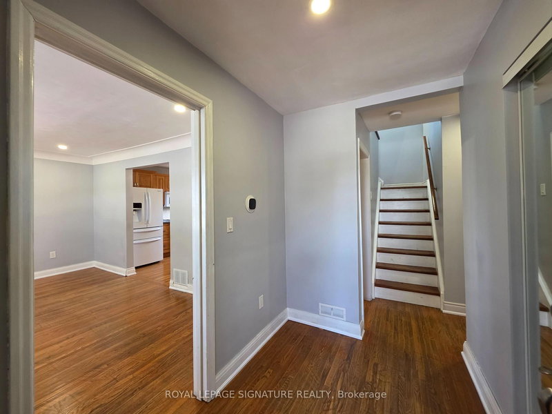 Upper Level - 100 Corman Ave, Hamilton, L8G 3W2 | Image 2