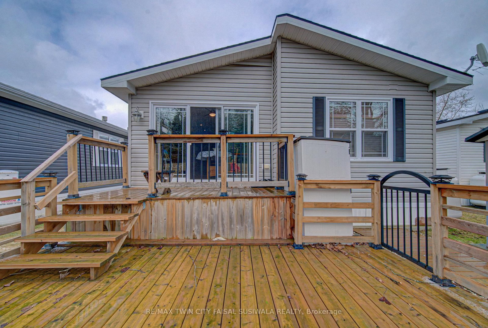 Listing Image 7