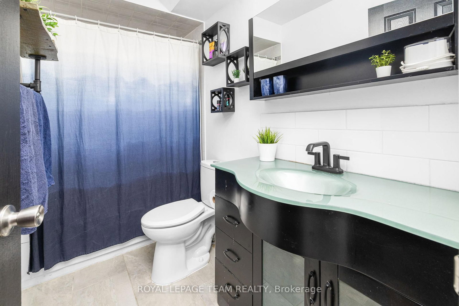 Townhouse for sale at 29 Grenadier Way, Ottawa, Ontario, K2J 4L3 - Barrhaven - Longfields - MLS: X12926740