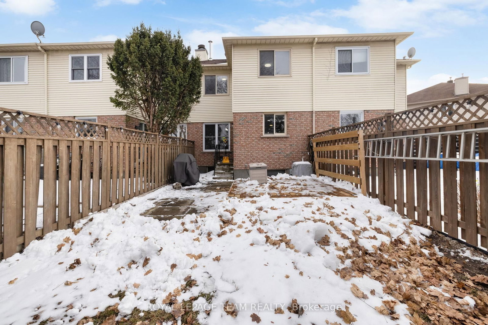 Townhouse for sale at 29 Grenadier Way, Ottawa, Ontario, K2J 4L3 - Barrhaven - Longfields - MLS: X12926740