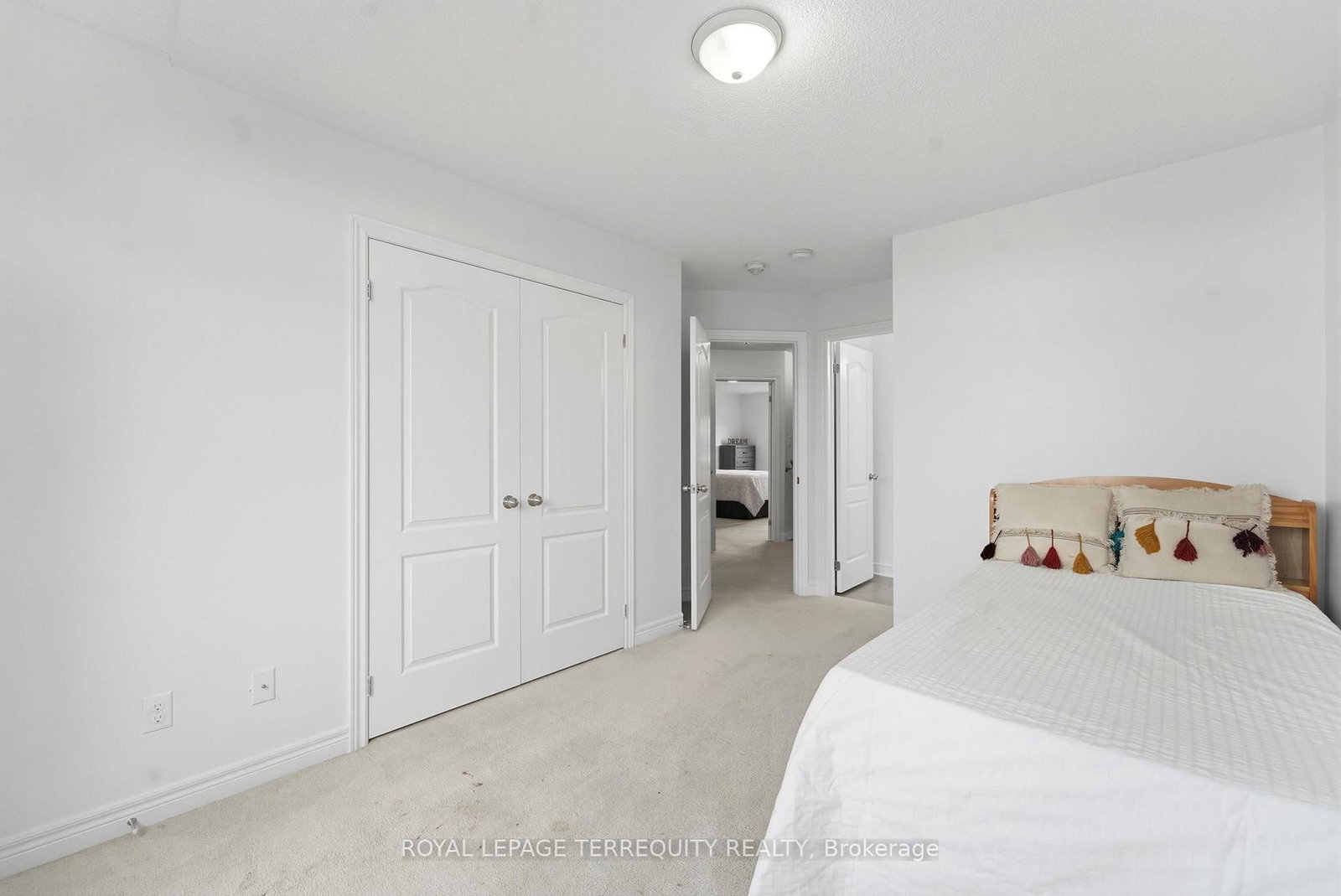 Detached House for sale at 35 Colonel Lyall Street, St. Catharines, Ontario, L2P 0B3 - Secord Woods - MLS: X12926802