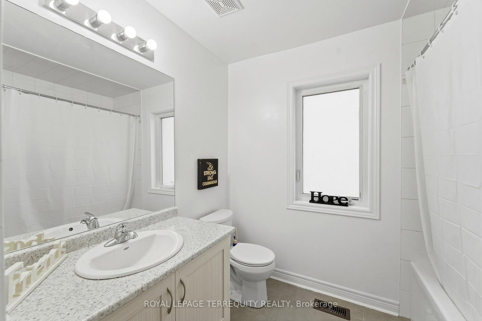 Detached House for sale at 35 Colonel Lyall Street, St. Catharines, Ontario, L2P 0B3 - Secord Woods - MLS: X12926802