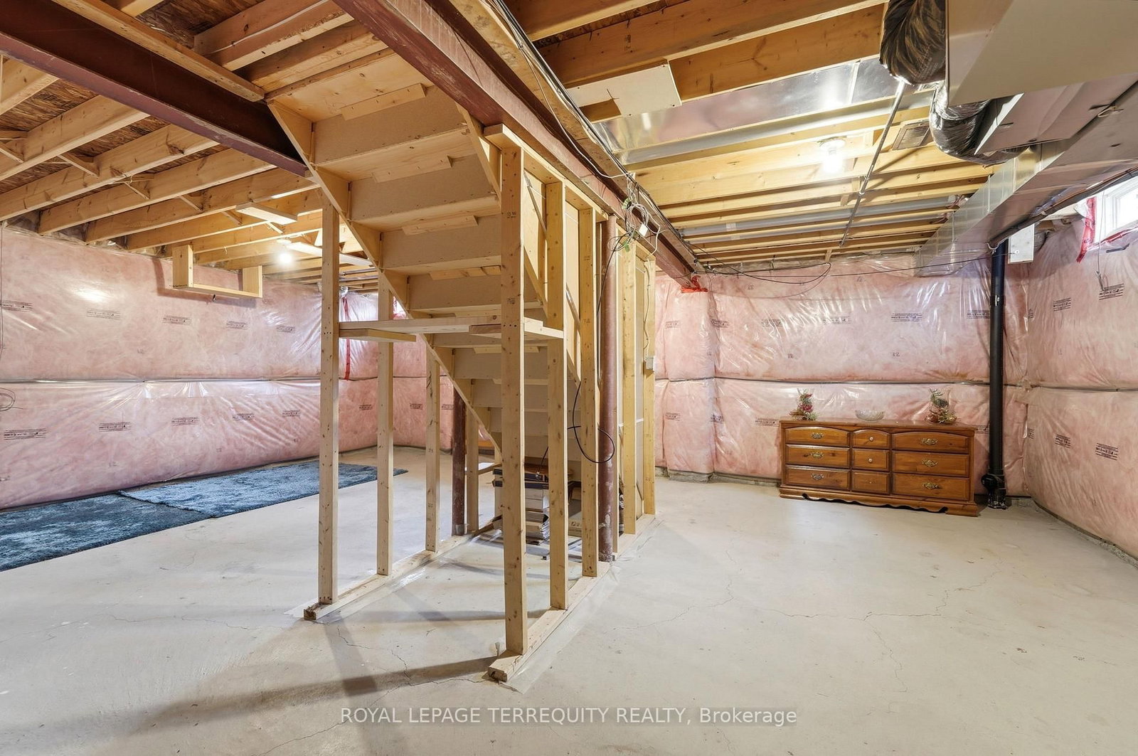 Detached House for sale at 35 Colonel Lyall Street, St. Catharines, Ontario, L2P 0B3 - Secord Woods - MLS: X12926802