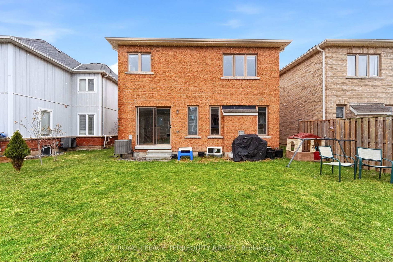 Detached House for sale at 35 Colonel Lyall Street, St. Catharines, Ontario, L2P 0B3 - Secord Woods - MLS: X12926802