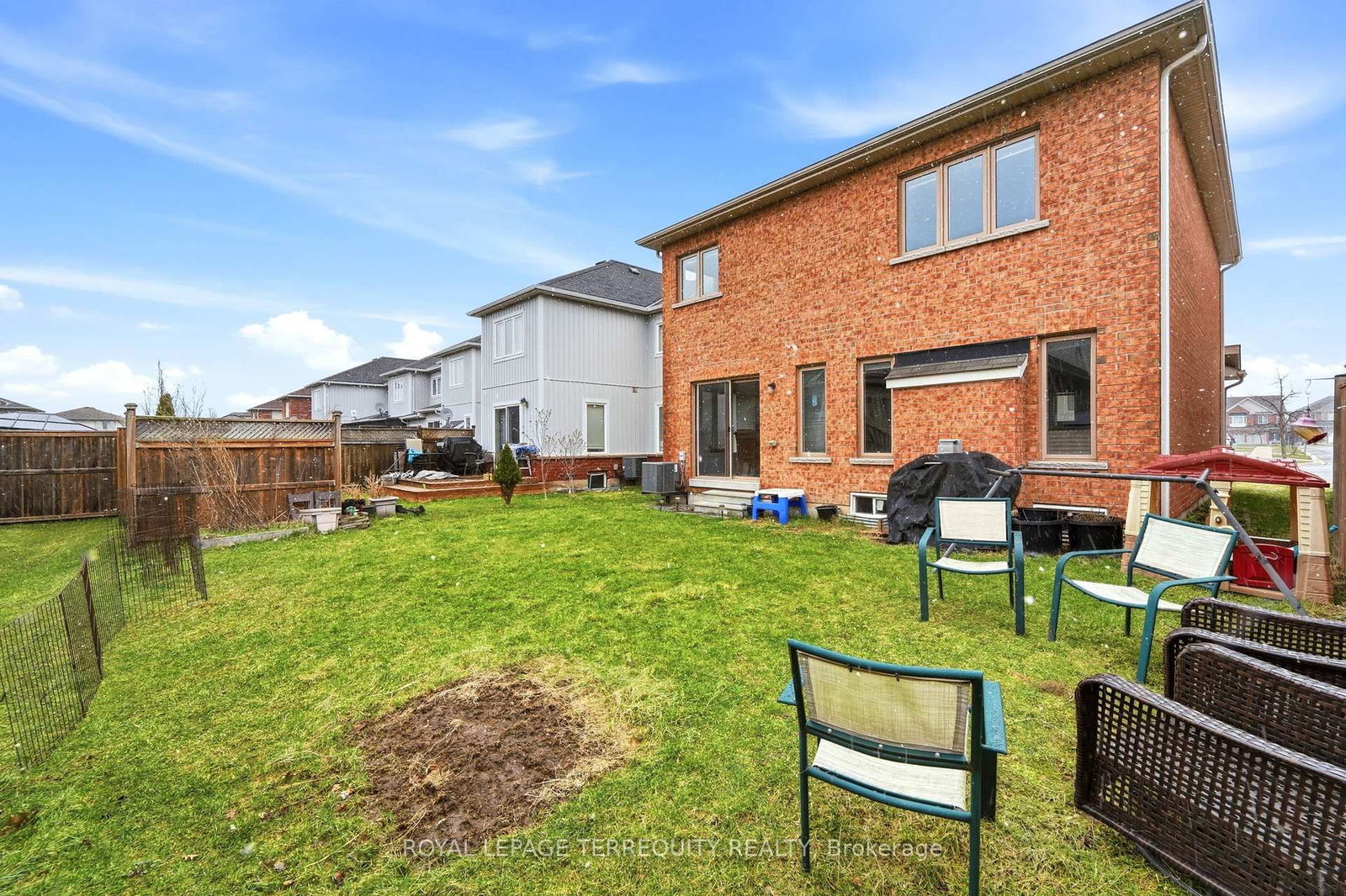 Detached House for sale at 35 Colonel Lyall Street, St. Catharines, Ontario, L2P 0B3 - Secord Woods - MLS: X12926802