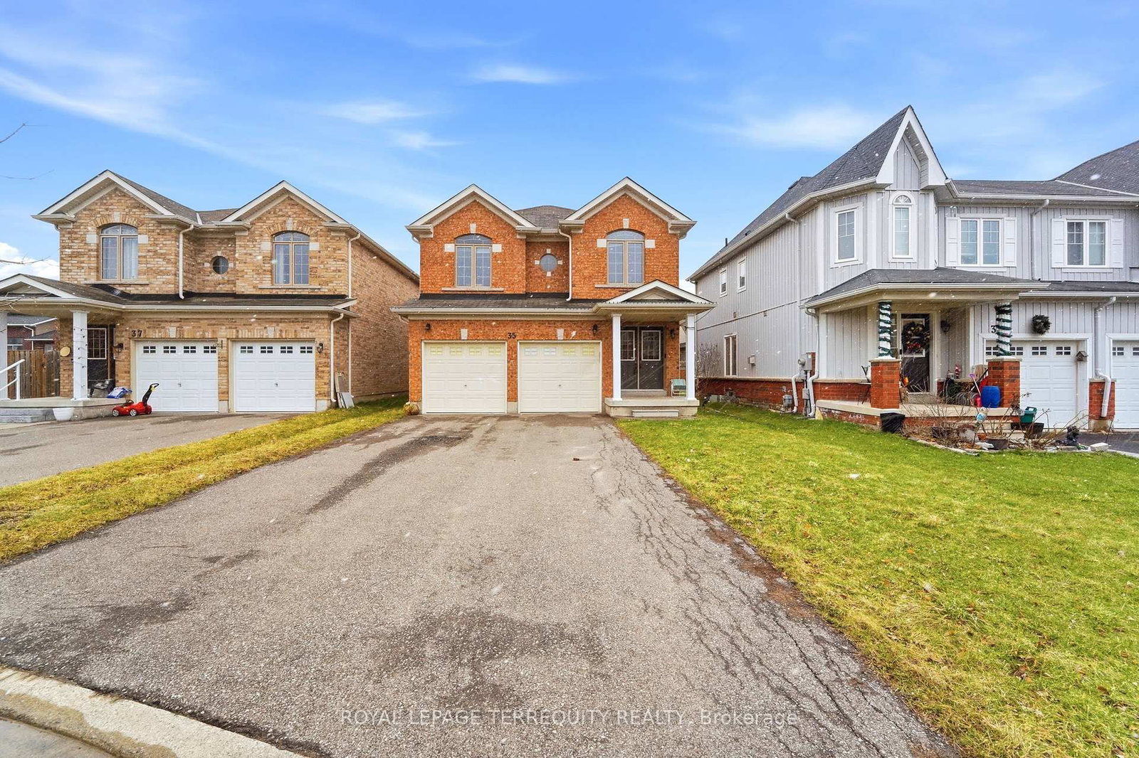 Detached House for sale at 35 Colonel Lyall Street, St. Catharines, Ontario, L2P 0B3 - Secord Woods - MLS: X12926802