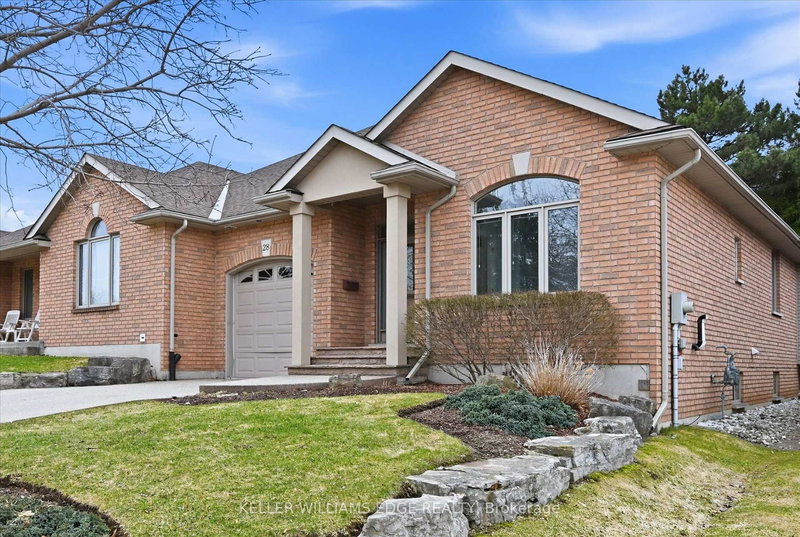 28 Wainwright Blvd, Hamilton, L9H 7N5 | Image 2