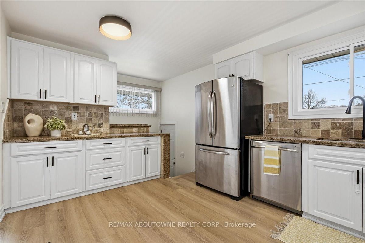 Detached House for sale at 106 Beland Avenue, Hamilton, Ontario, L8H 6C1 - McQuesten - MLS: X12927374