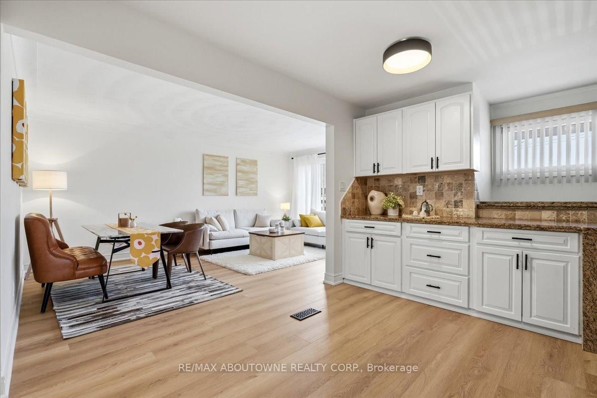 Detached House for sale at 106 Beland Avenue, Hamilton, Ontario, L8H 6C1 - McQuesten - MLS: X12927374