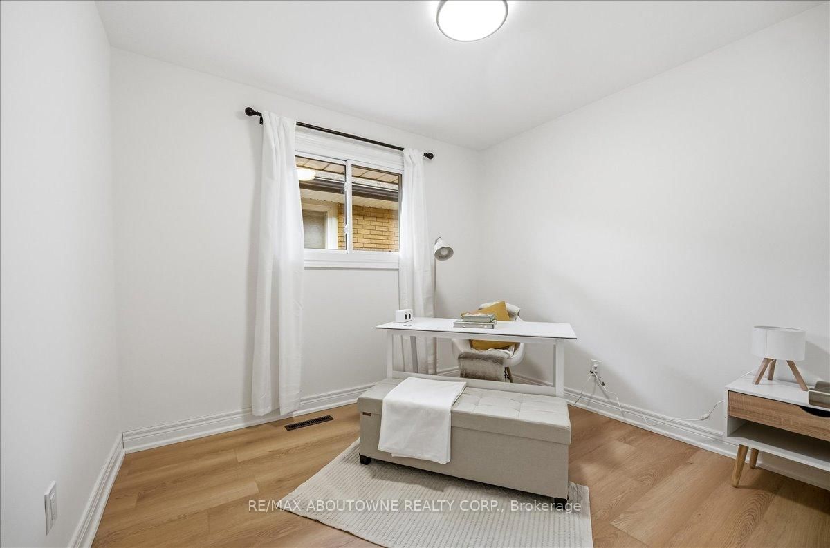 Detached House for sale at 106 Beland Avenue, Hamilton, Ontario, L8H 6C1 - McQuesten - MLS: X12927374