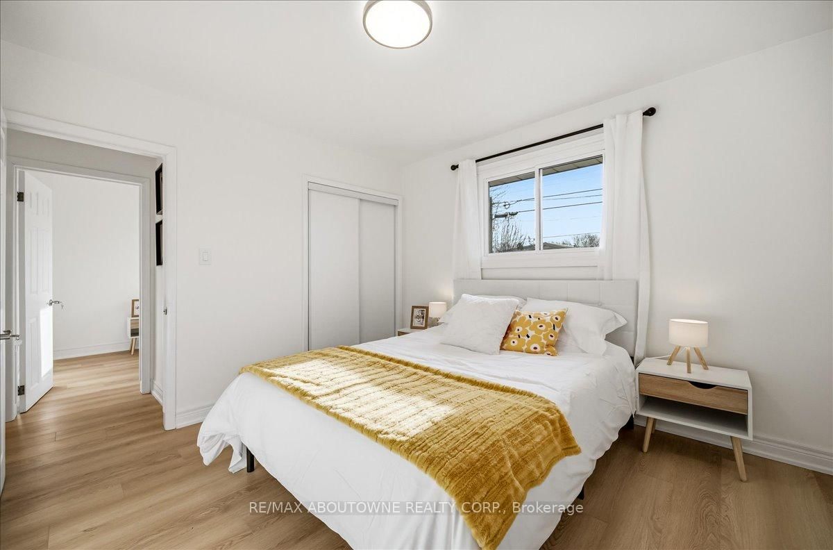 Detached House for sale at 106 Beland Avenue, Hamilton, Ontario, L8H 6C1 - McQuesten - MLS: X12927374