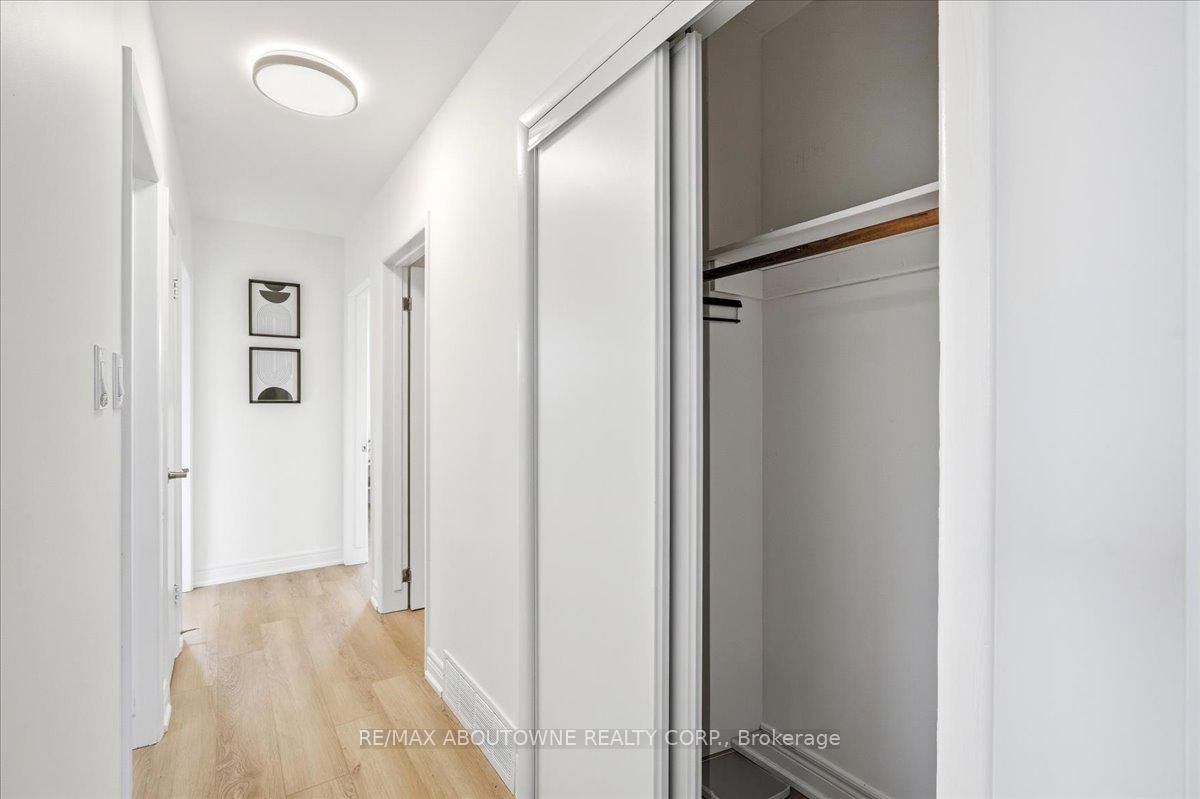 Detached House for sale at 106 Beland Avenue, Hamilton, Ontario, L8H 6C1 - McQuesten - MLS: X12927374