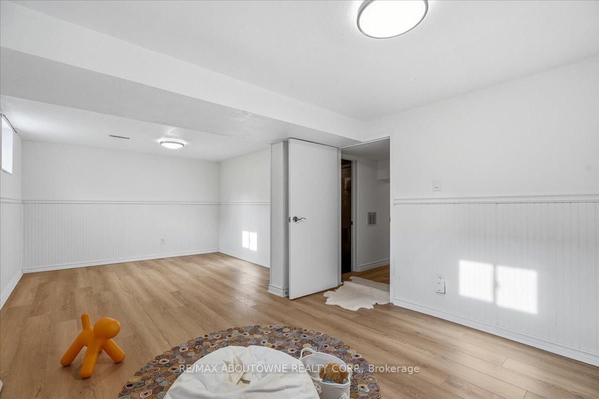 Detached House for sale at 106 Beland Avenue, Hamilton, Ontario, L8H 6C1 - McQuesten - MLS: X12927374