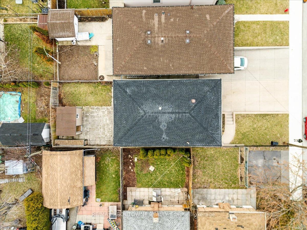 Detached House for sale at 106 Beland Avenue, Hamilton, Ontario, L8H 6C1 - McQuesten - MLS: X12927374