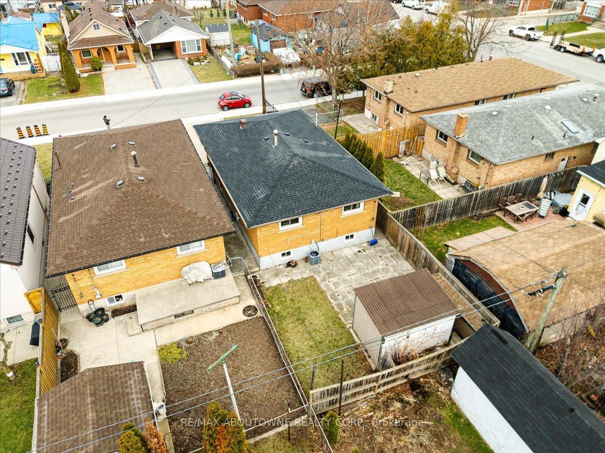 Detached House for sale at 106 Beland Avenue, Hamilton, Ontario, L8H 6C1 - McQuesten - MLS: X12927374