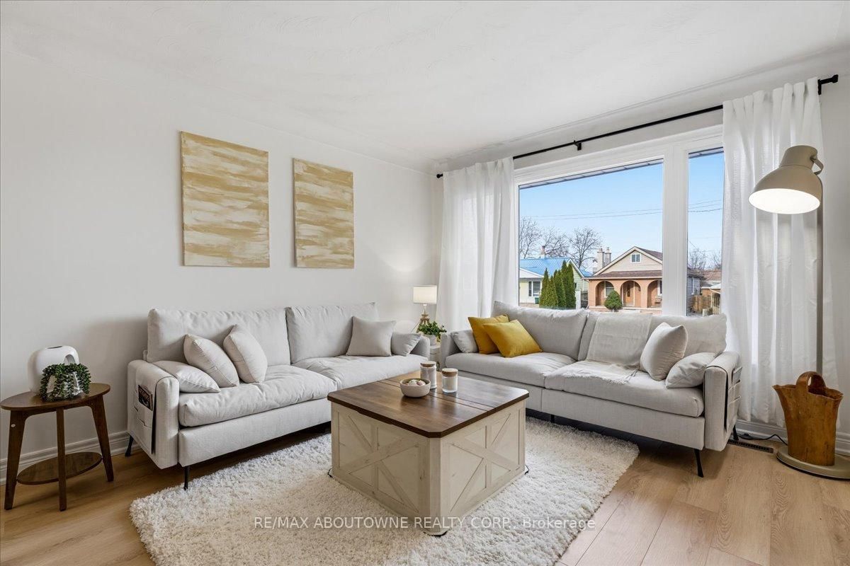 Detached House for sale at 106 Beland Avenue, Hamilton, Ontario, L8H 6C1 - McQuesten - MLS: X12927374