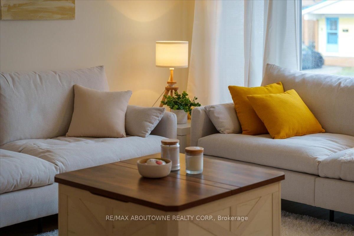 Detached House for sale at 106 Beland Avenue, Hamilton, Ontario, L8H 6C1 - McQuesten - MLS: X12927374