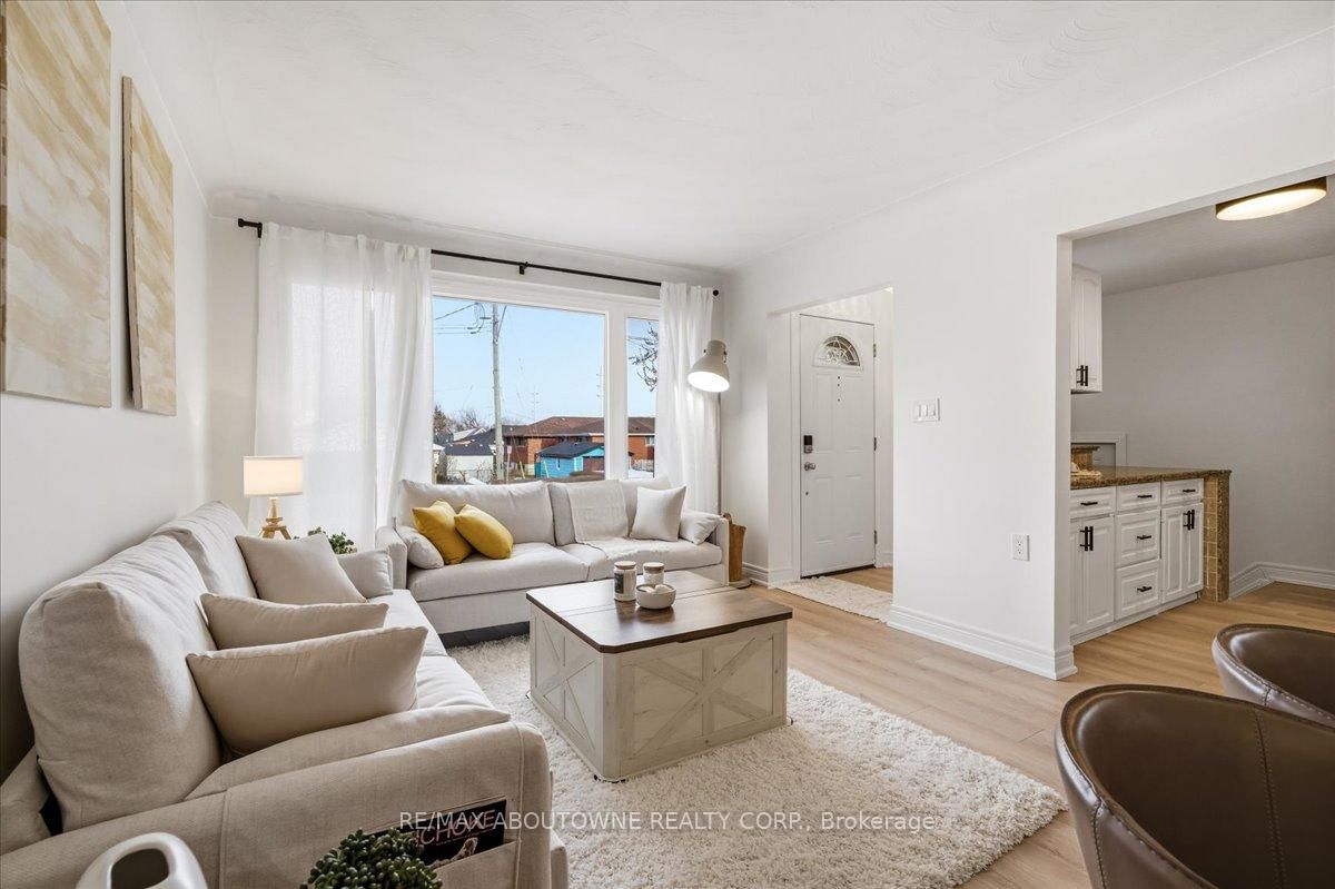 Detached House for sale at 106 Beland Avenue, Hamilton, Ontario, L8H 6C1 - McQuesten - MLS: X12927374