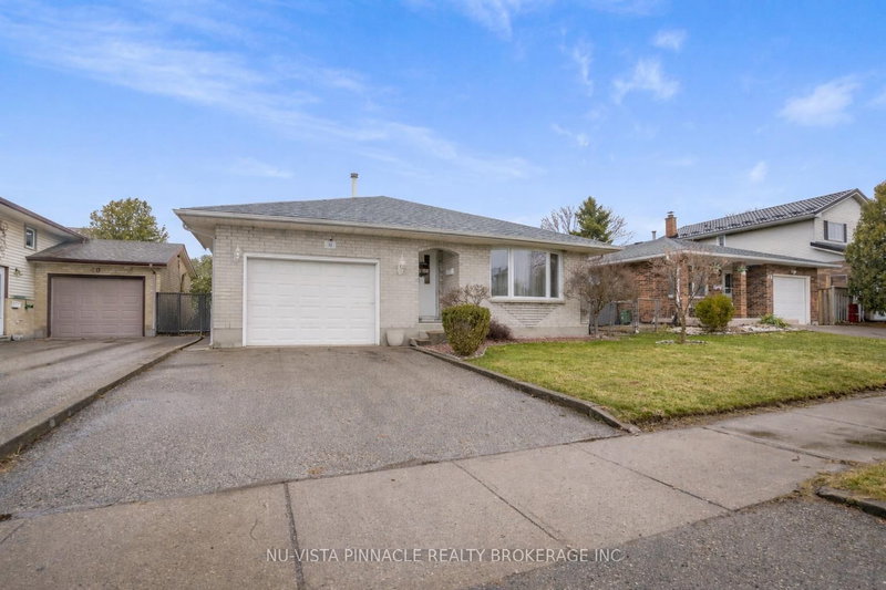 44 Golfdale Cres, London South, N6C 5P2 | Image 3