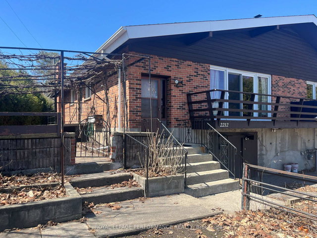 2212 St Laurent Boulevard