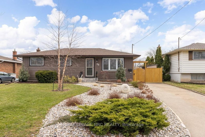 home for sale on 38 Lanark Crescent