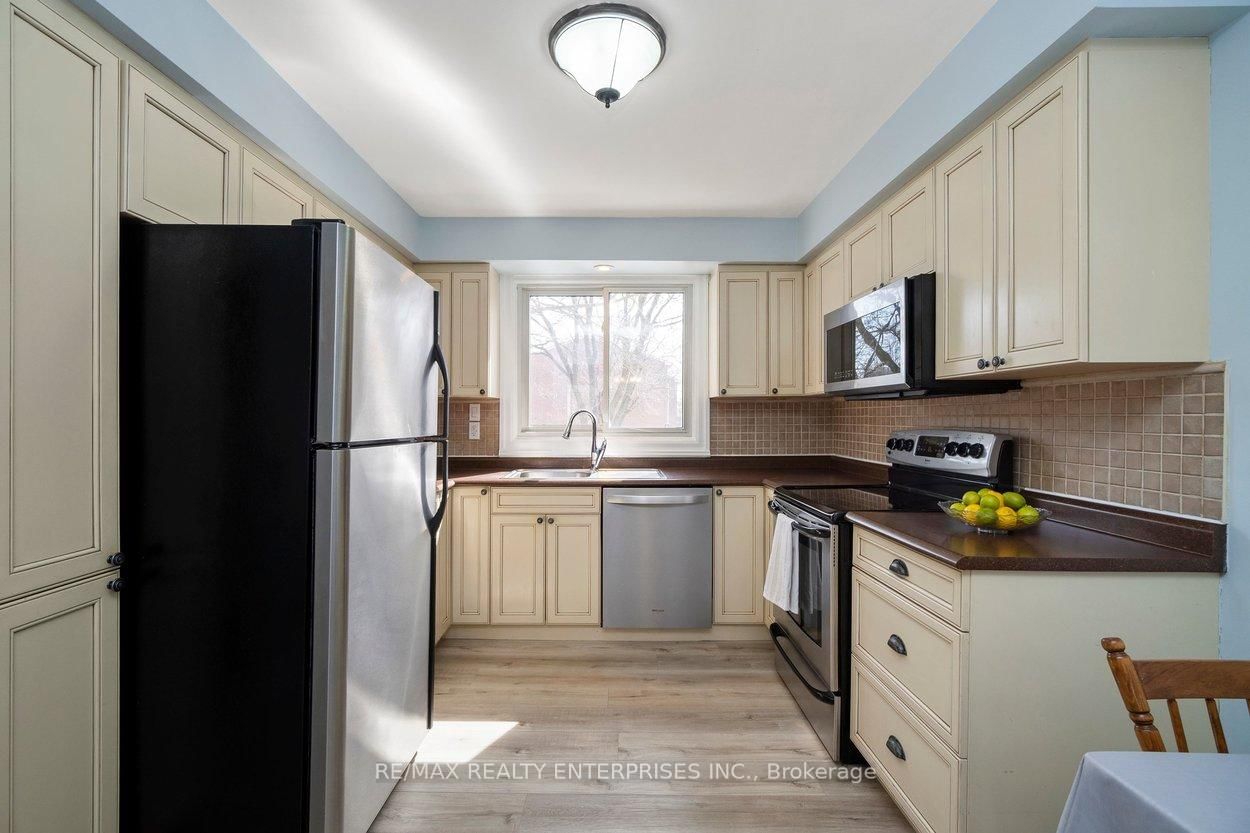 121 Morgan Avenue, Unit 7 - Photo 3