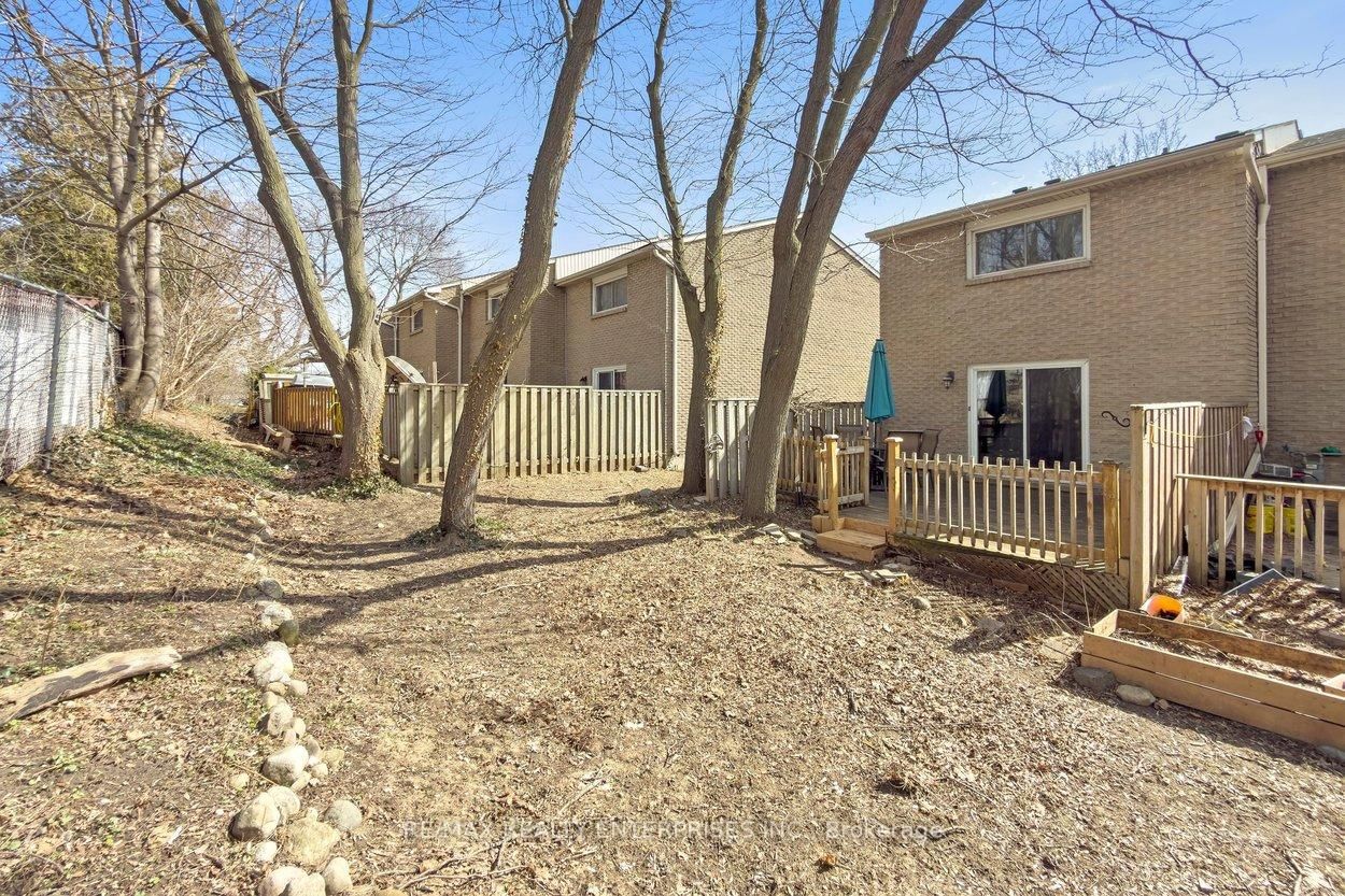 121 Morgan Avenue, Unit 7 - Photo 32