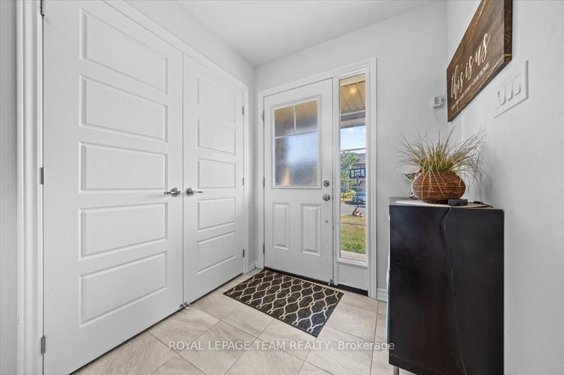 814 Stallion Cres, Stittsville, K2S 2G1 | Image 3