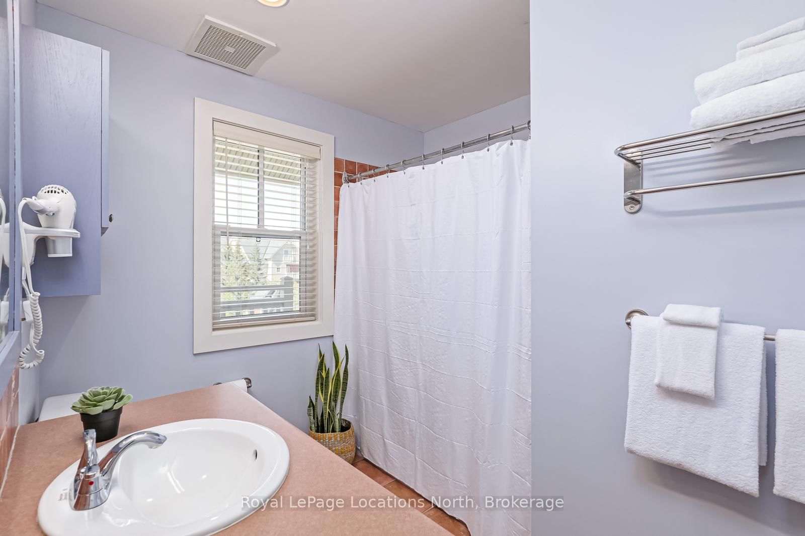 125 FAIRWAY Court, Unit 221 - Photo 13