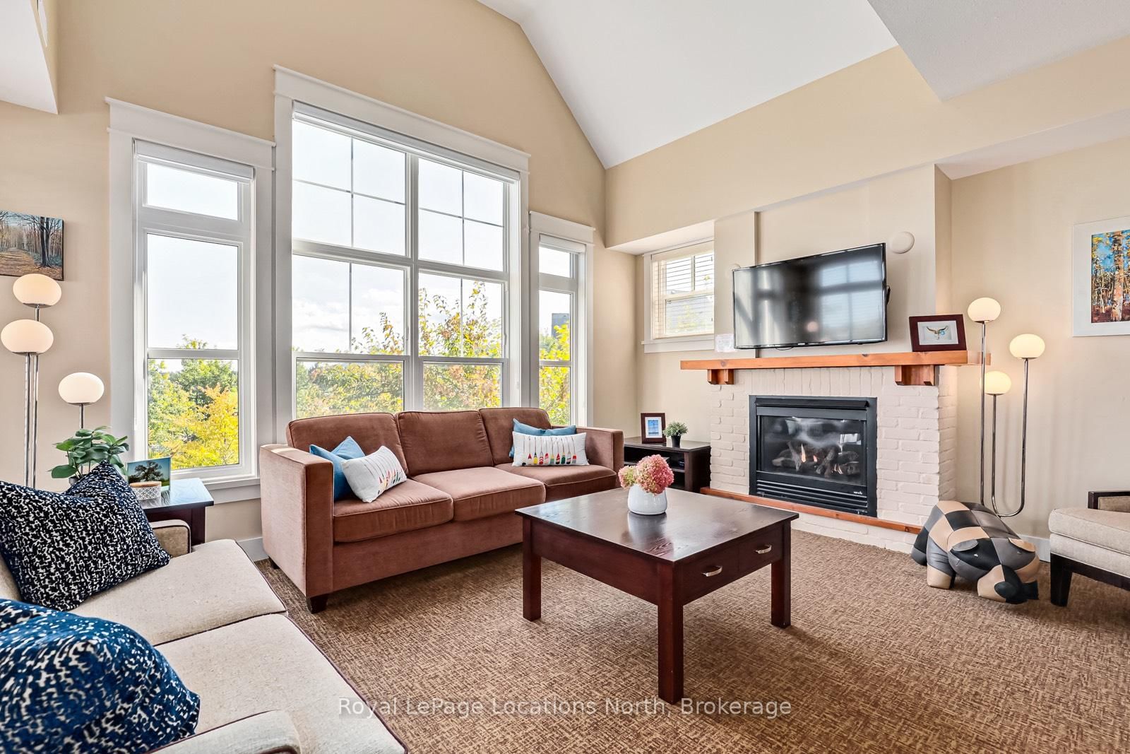 125 FAIRWAY Court, Unit 221 - Photo 3