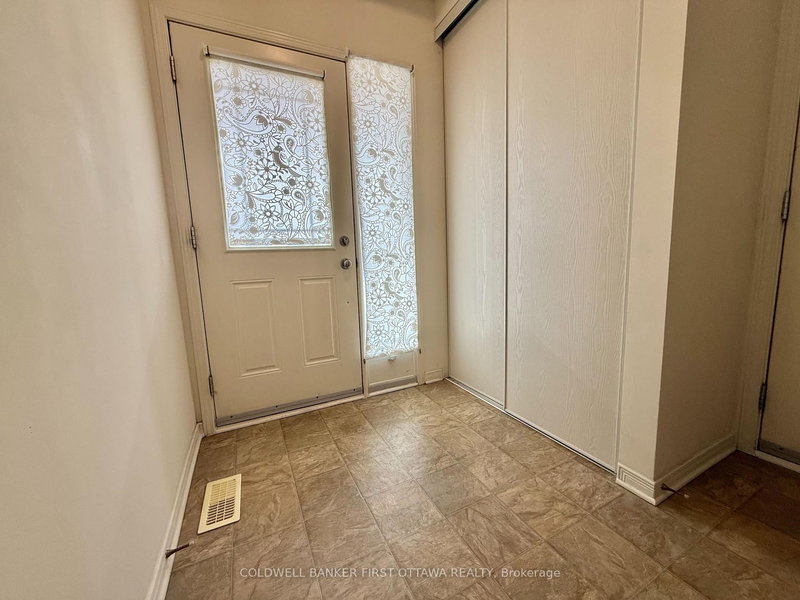 805 Taradale Dr, Ottawa, K2J 0H8 | Image 3