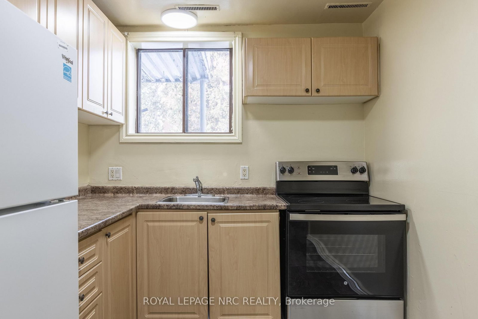 389 Elizabeth Street, Unit Unit 1 - Photo 12