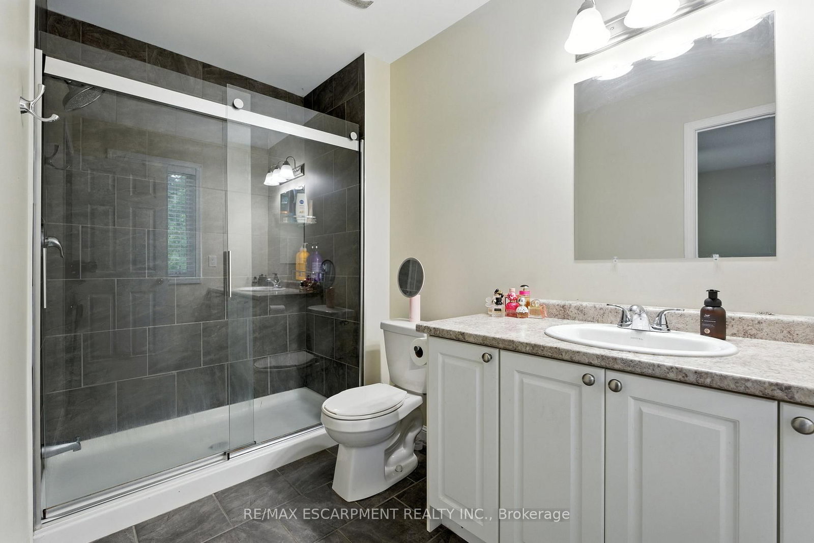 21 Diana Avenue, Unit 61 - Photo 40