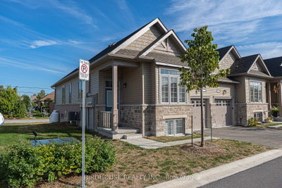 17 Lakewood Crescent