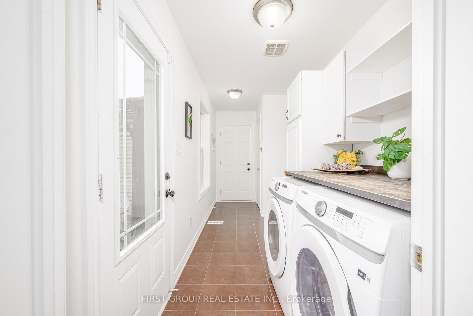 Detached House for sale at 936 Broadway Boulevard, Peterborough, Ontario, K9H 0G8 - Northcrest Ward 5 - MLS: X12928090