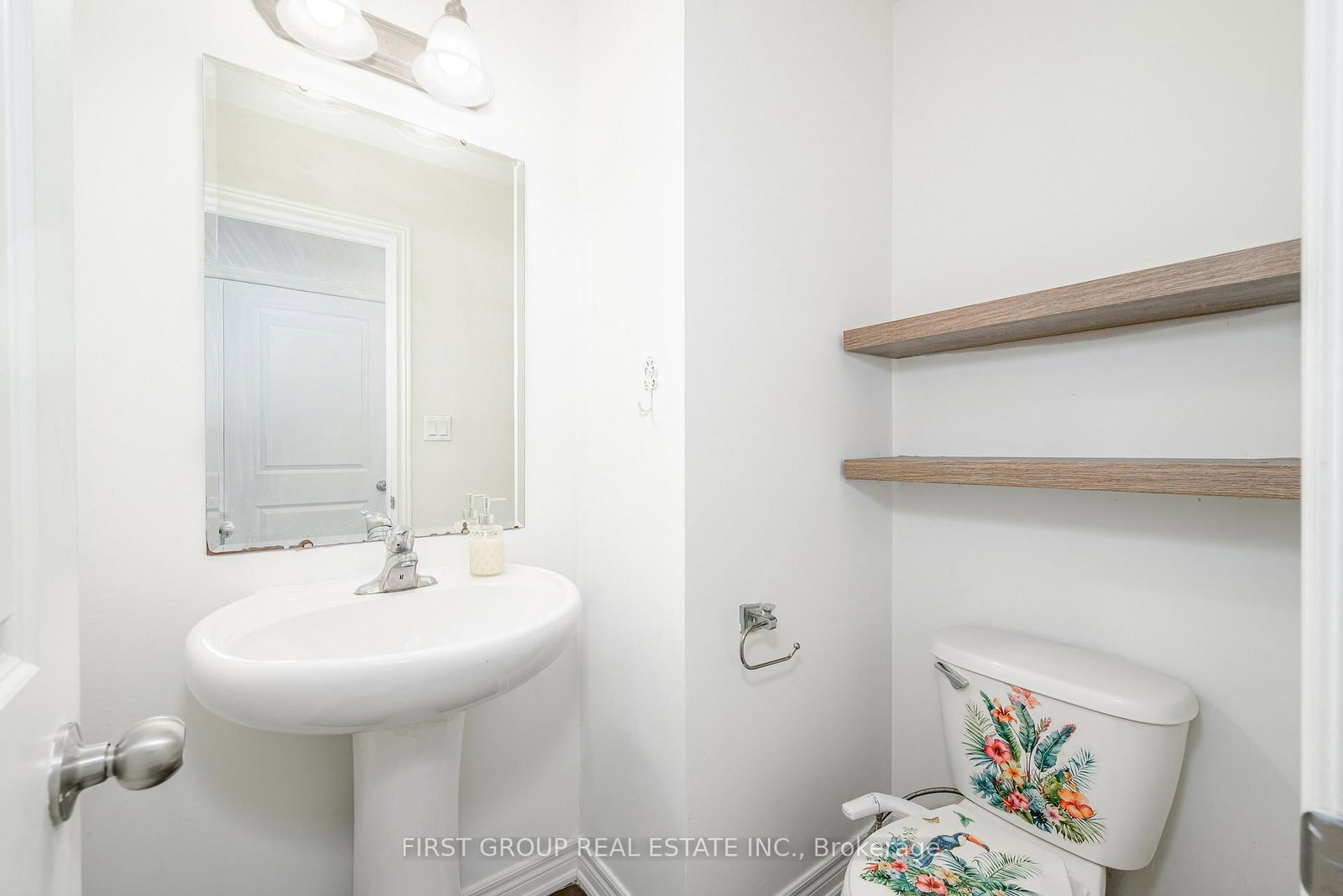 Detached House for sale at 936 Broadway Boulevard, Peterborough, Ontario, K9H 0G8 - Northcrest Ward 5 - MLS: X12928090