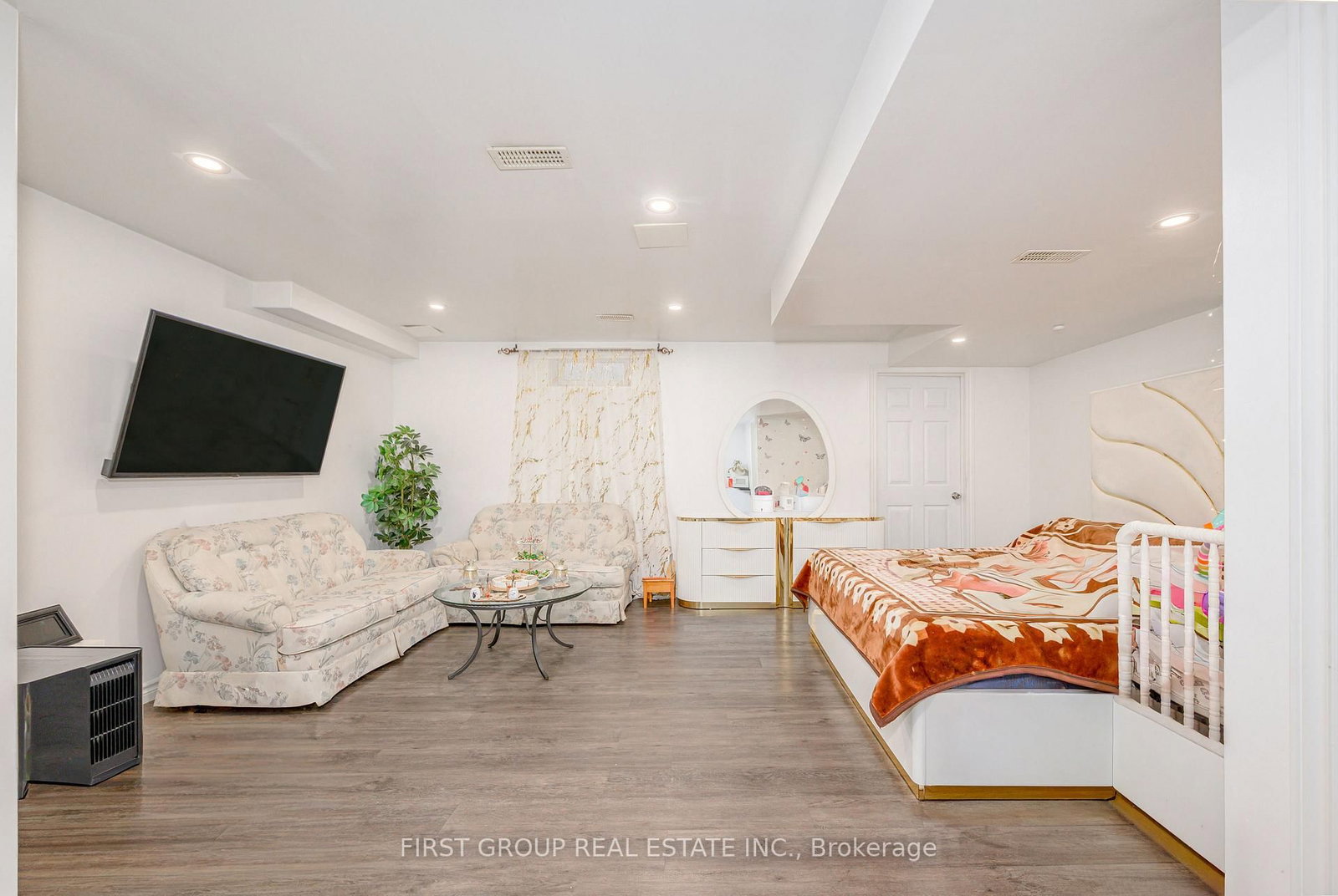 Detached House for sale at 936 Broadway Boulevard, Peterborough, Ontario, K9H 0G8 - Northcrest Ward 5 - MLS: X12928090