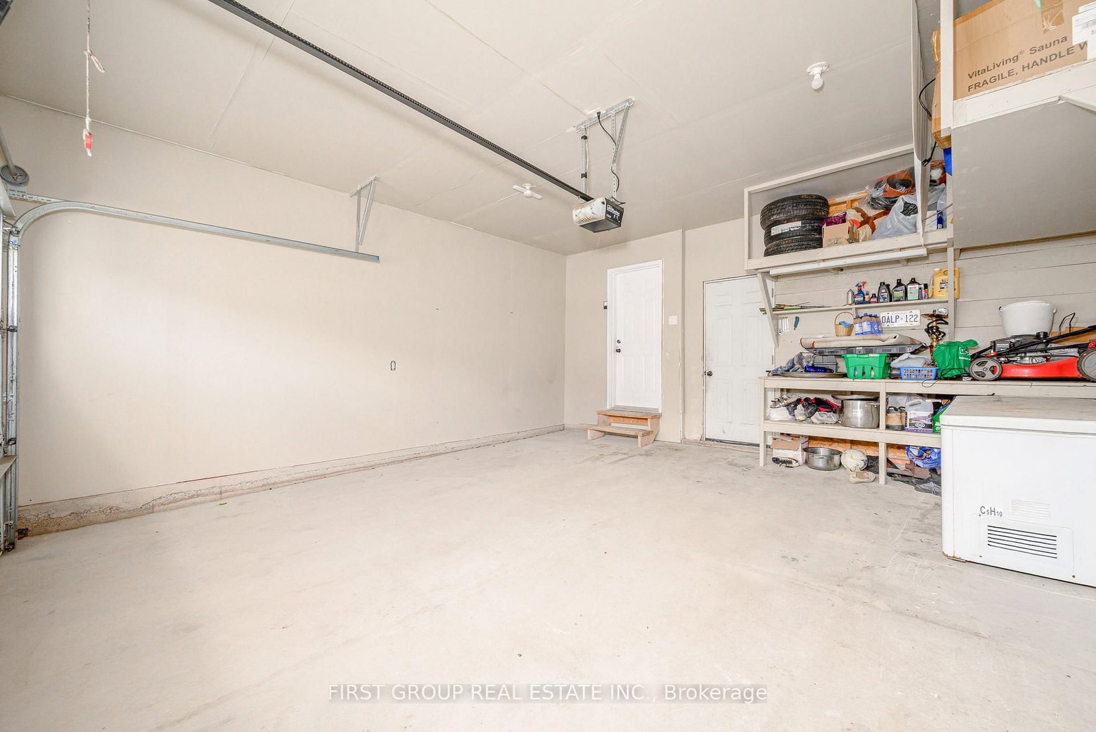 Detached House for sale at 936 Broadway Boulevard, Peterborough, Ontario, K9H 0G8 - Northcrest Ward 5 - MLS: X12928090