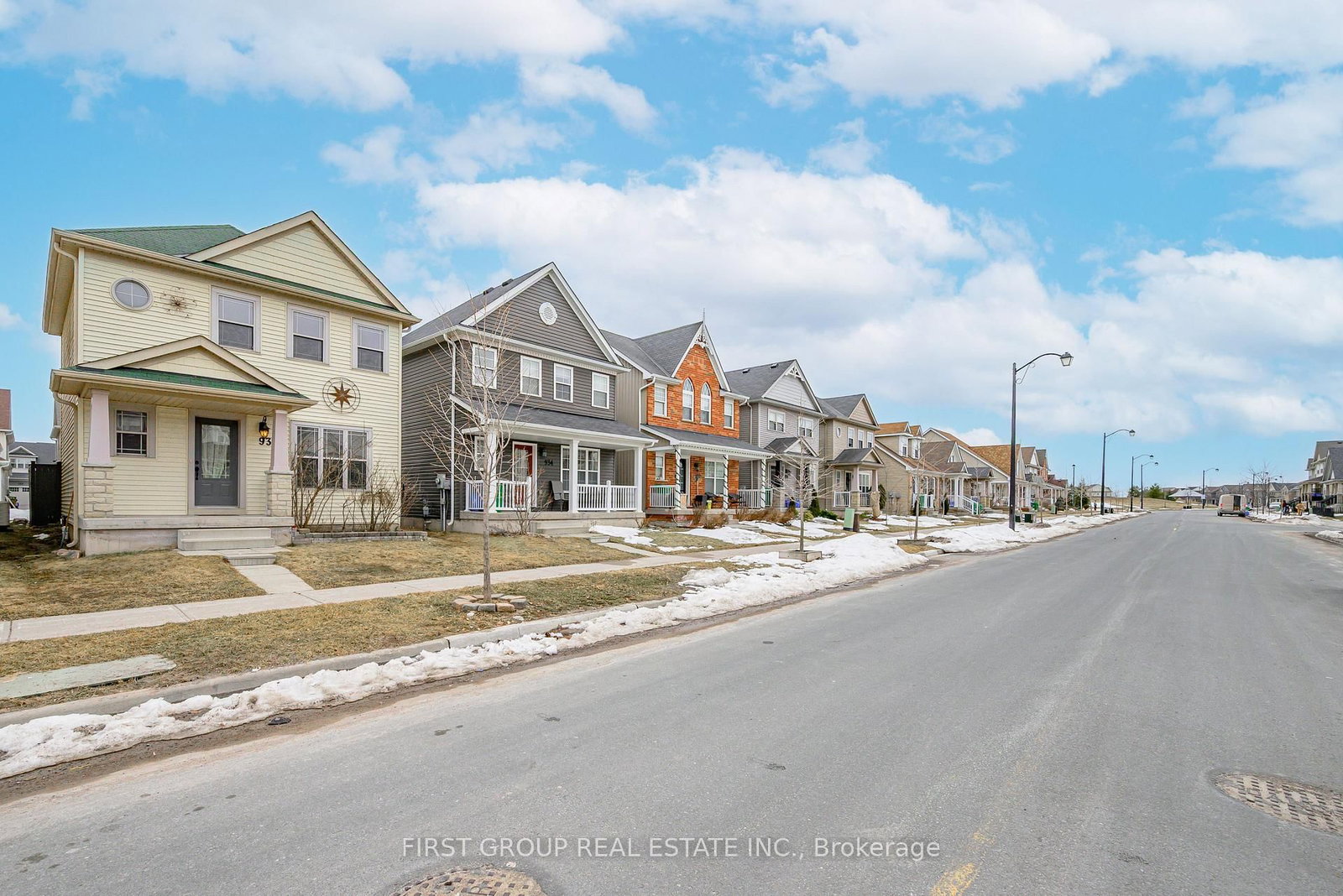 Detached House for sale at 936 Broadway Boulevard, Peterborough, Ontario, K9H 0G8 - Northcrest Ward 5 - MLS: X12928090