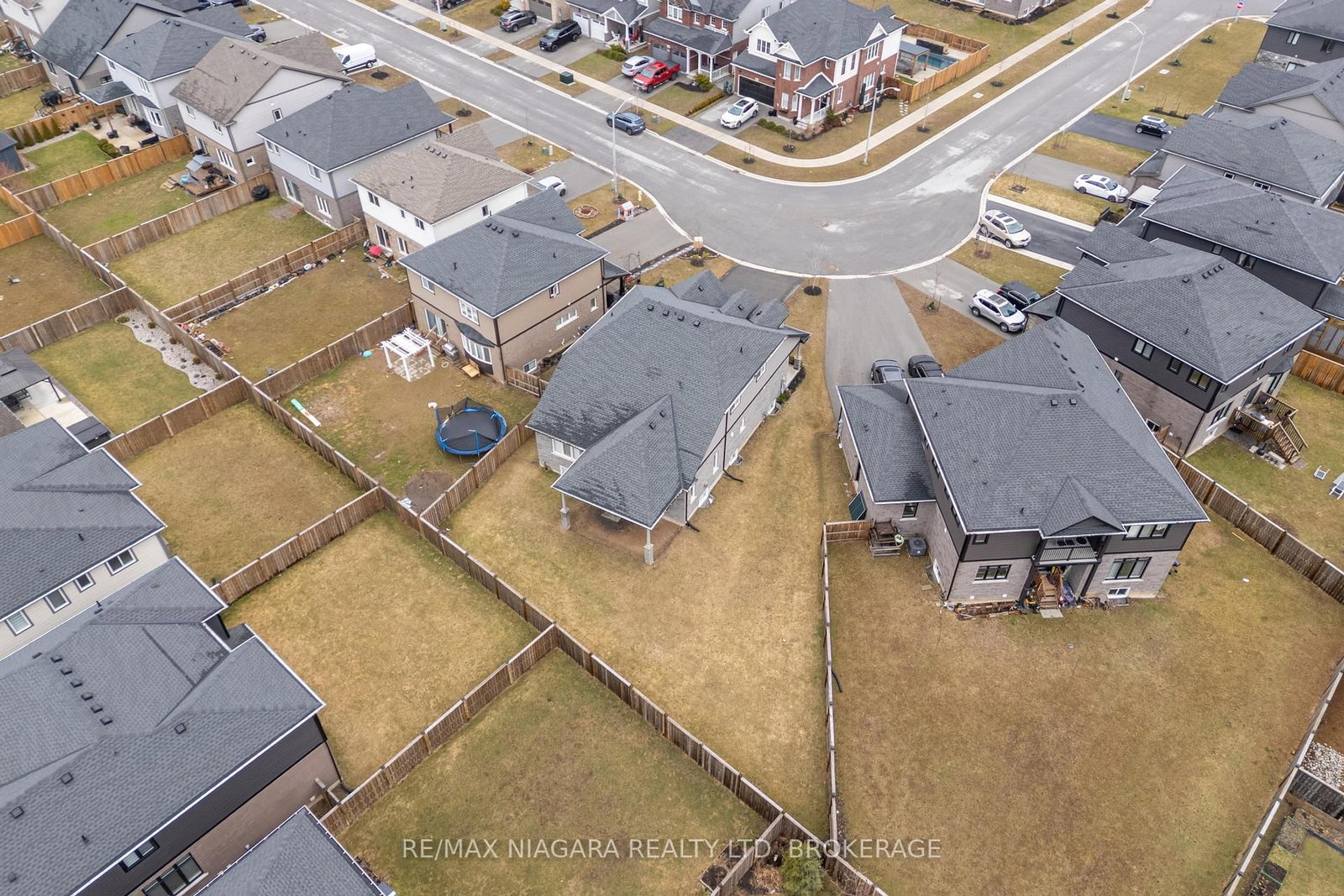 Detached House for sale at 3628 Allen Trail, Fort Erie, Ontario, L0S 1N0 - Ridgeway - MLS: X12928318