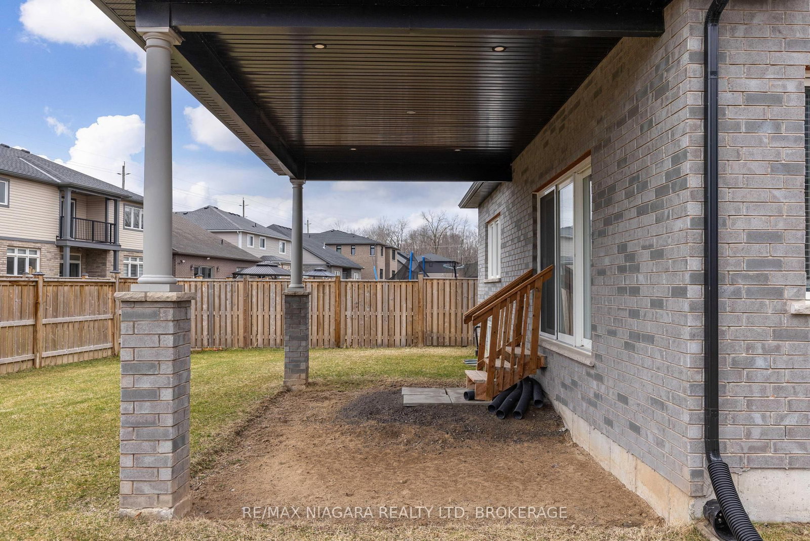 Detached House for sale at 3628 Allen Trail, Fort Erie, Ontario, L0S 1N0 - Ridgeway - MLS: X12928318