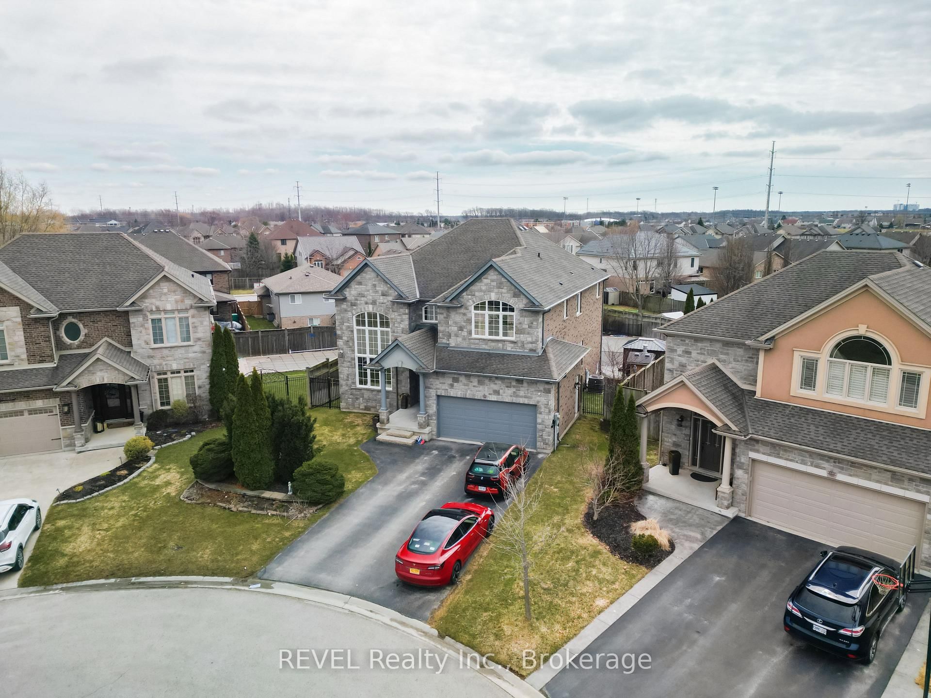 6600 Richard Crescent