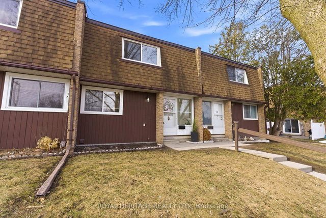 9 - 740 CHAMBERLAIN Street