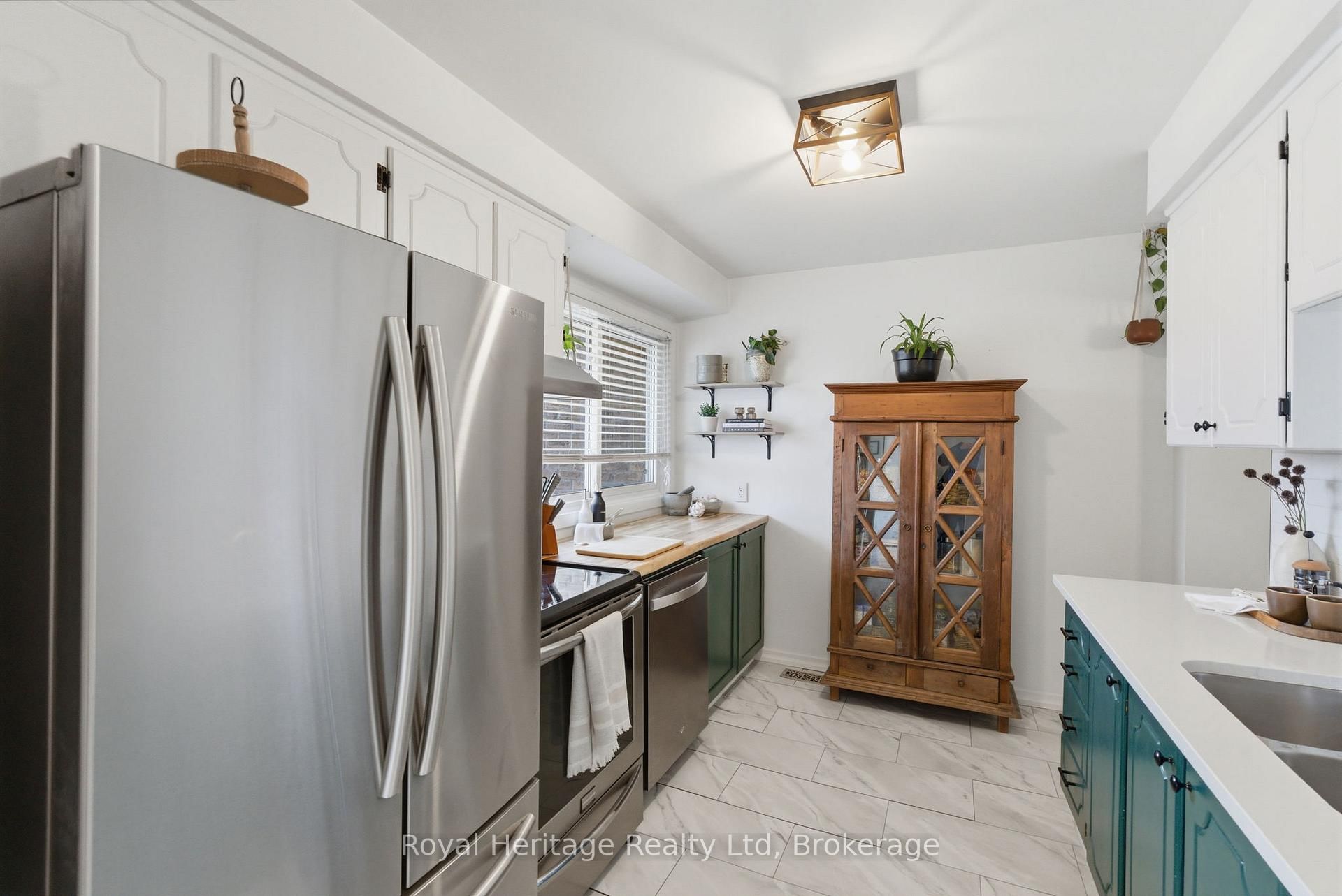 740 CHAMBERLAIN Street, Unit 9