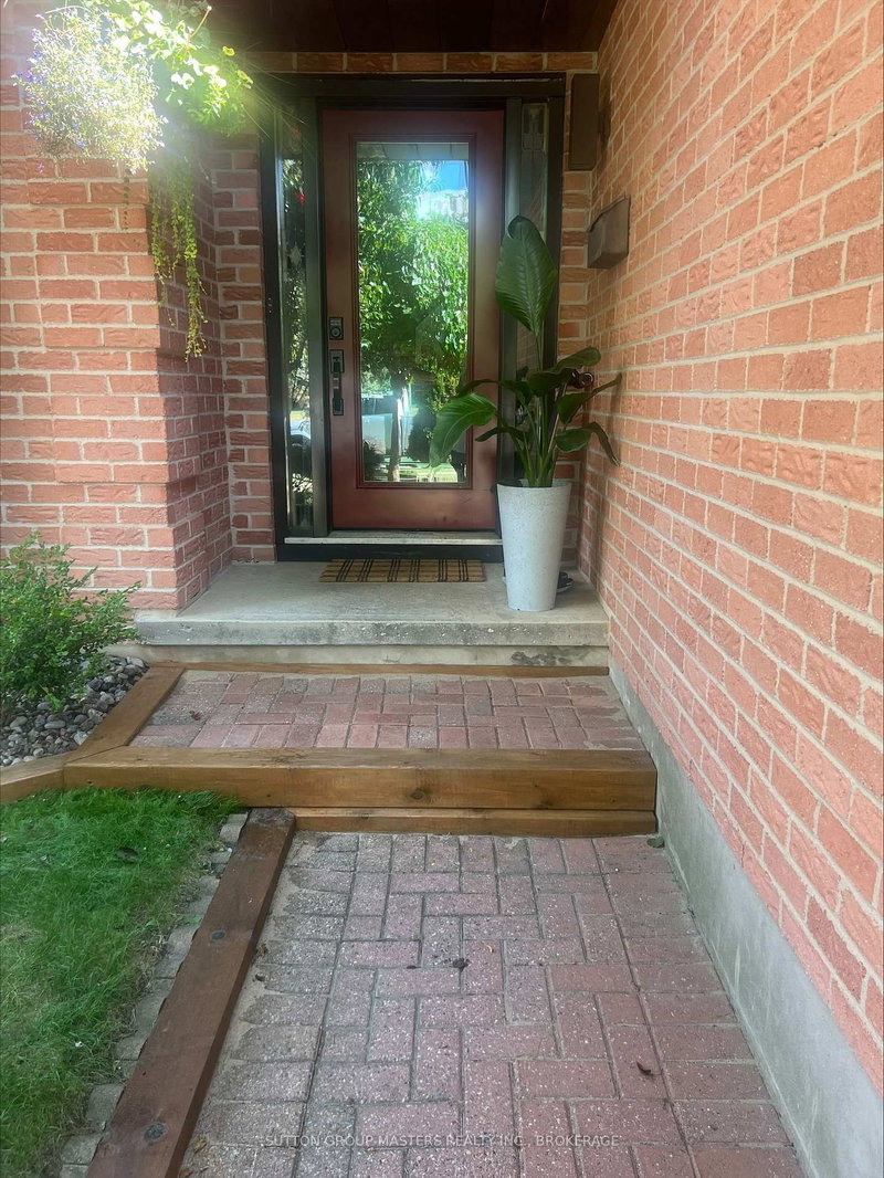 1058 PEMBRIDGE Cres, Kingston, K7P 1P3 | Image 2