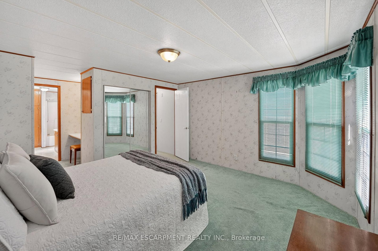 3033 Townline Road, Unit 11 - Photo 13